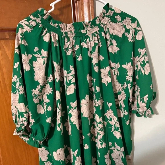 Floral Green Women's Top - Picture 4 of 9